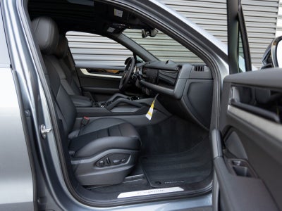 2026 Porsche Cayenne AWD