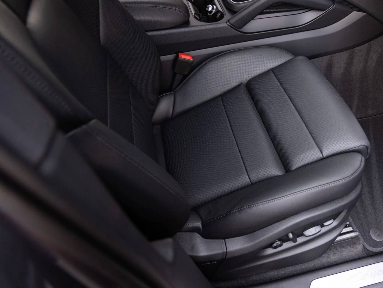 2026 Porsche Cayenne AWD