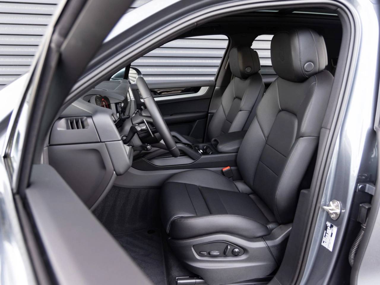 2026 Porsche Cayenne AWD