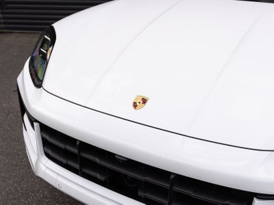 2025 Porsche Cayenne AWD