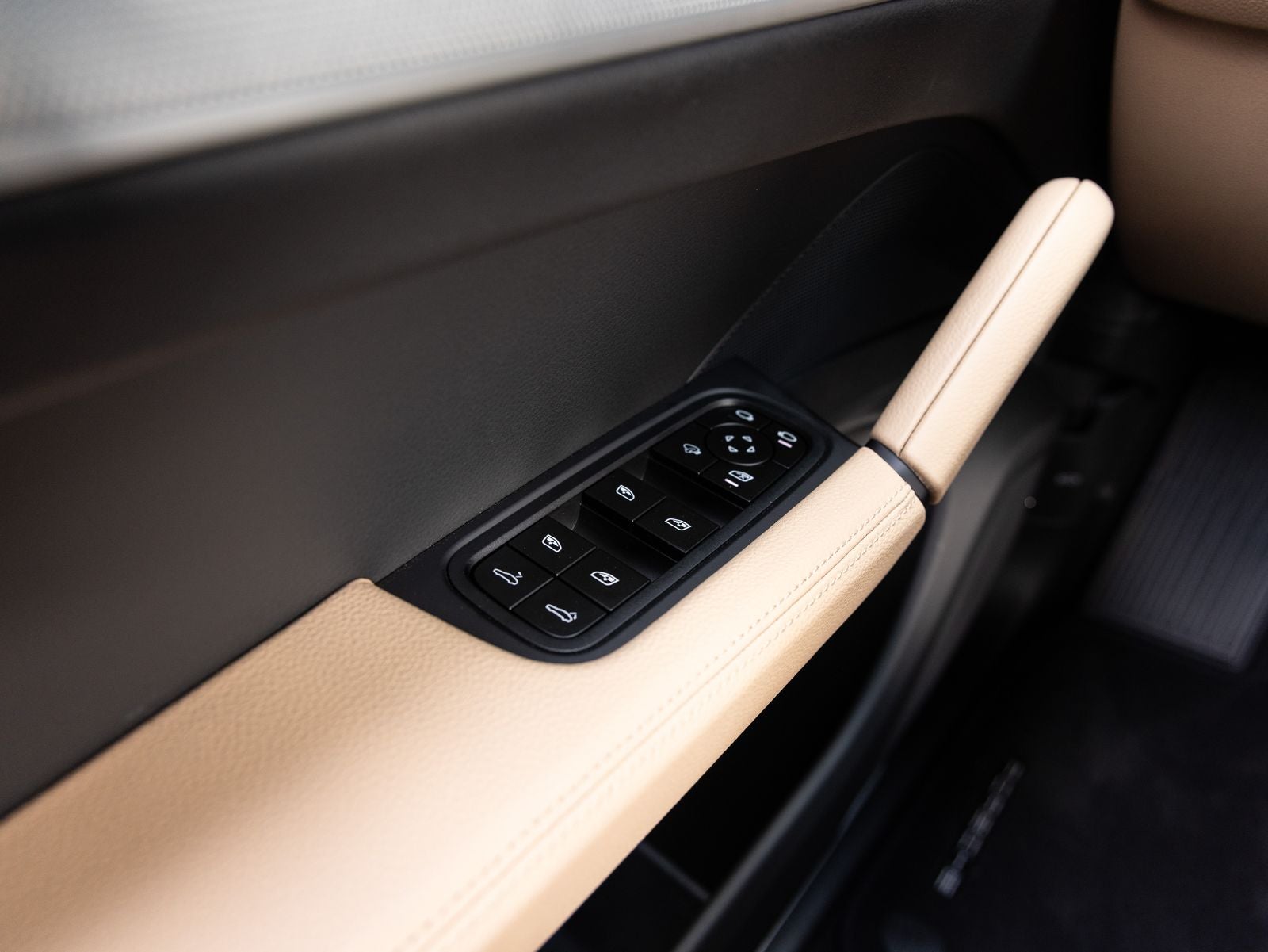 2025 Porsche Cayenne AWD