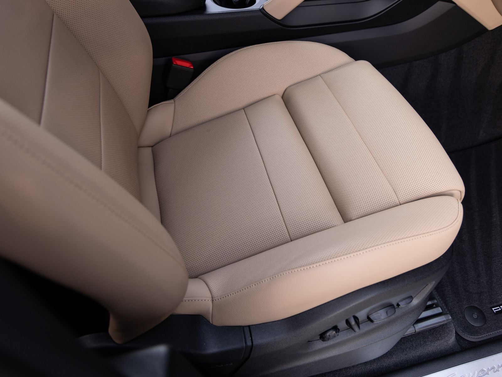 2025 Porsche Cayenne AWD