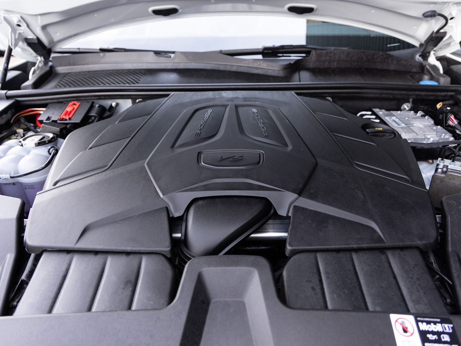 2025 Porsche Cayenne AWD