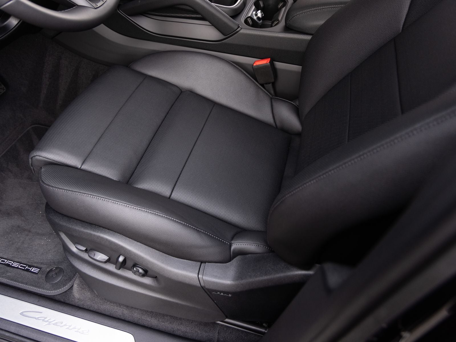 2026 Porsche Cayenne AWD