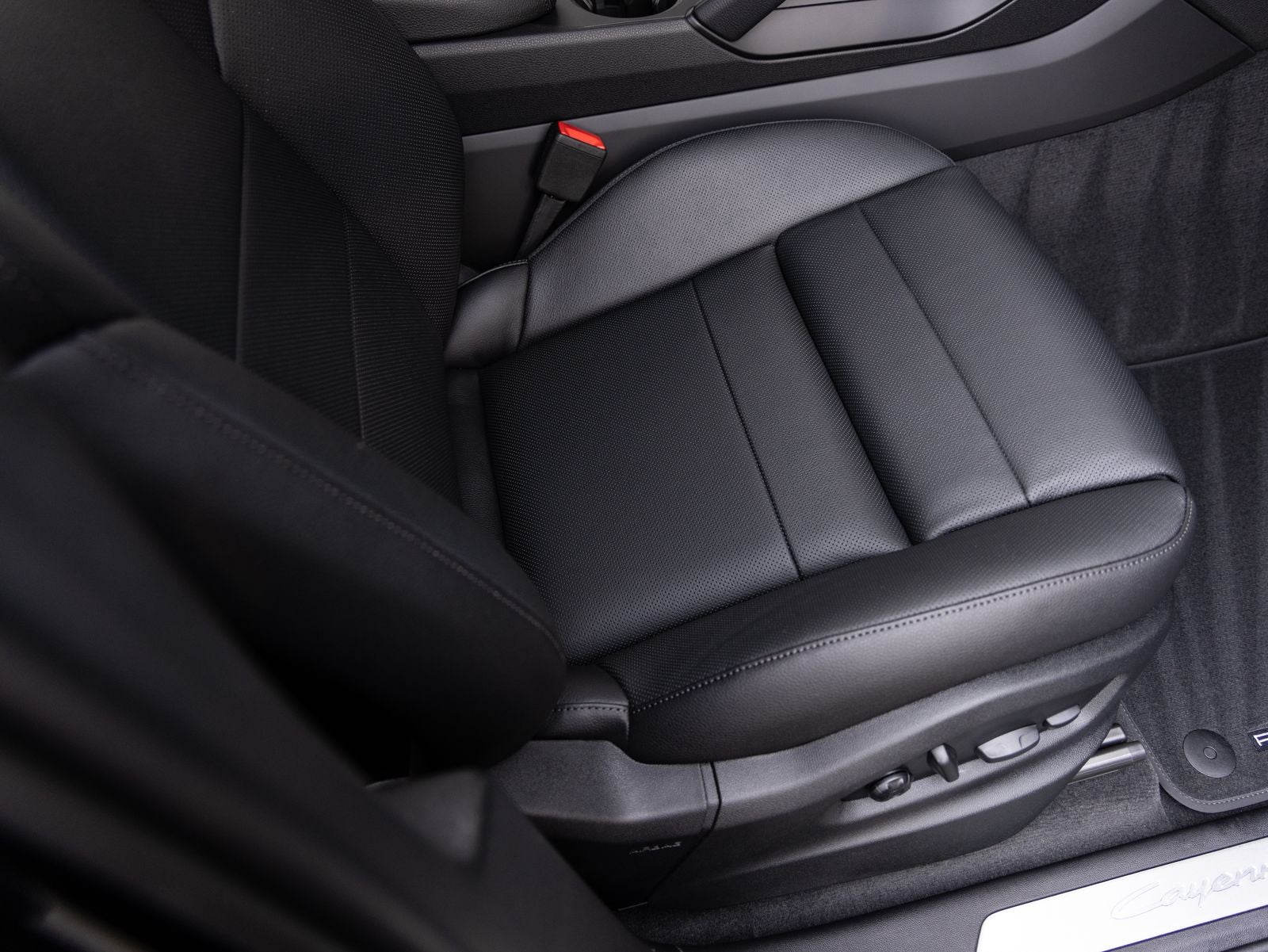 2026 Porsche Cayenne AWD