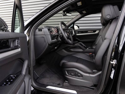 2026 Porsche Cayenne AWD