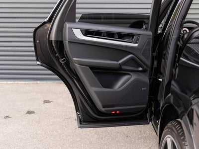 2026 Porsche Cayenne AWD