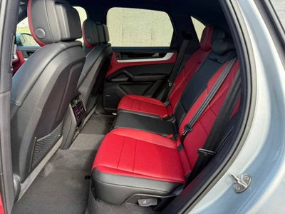 2025 Porsche Cayenne Cayenne