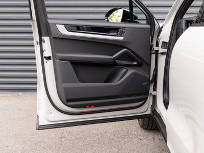 2026 Porsche Cayenne AWD