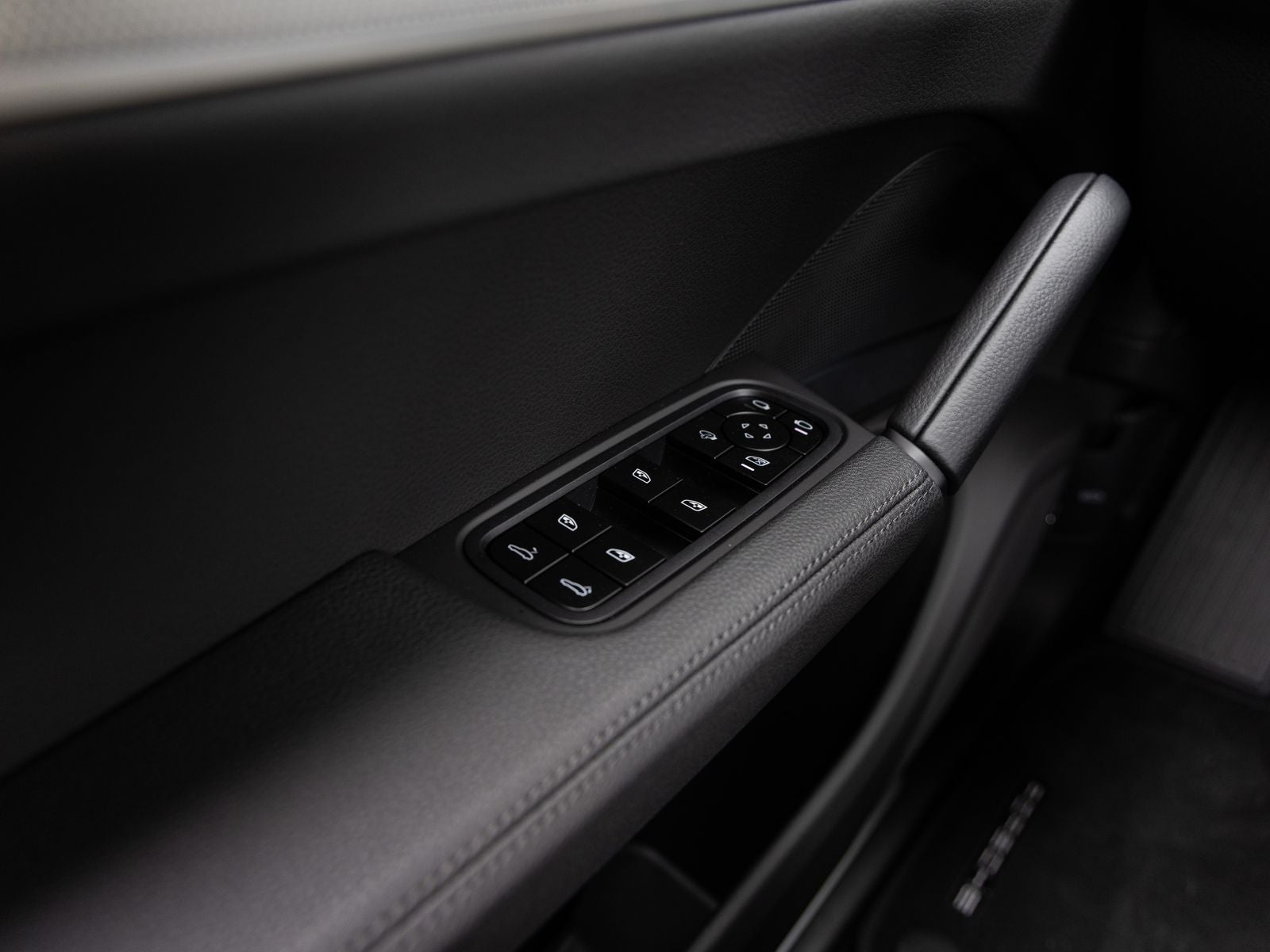 2026 Porsche Cayenne AWD