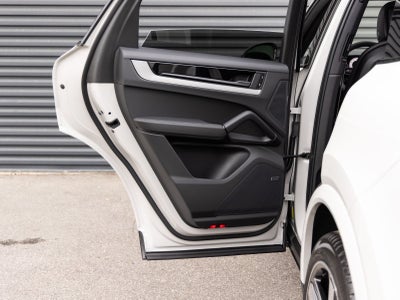 2026 Porsche Cayenne AWD