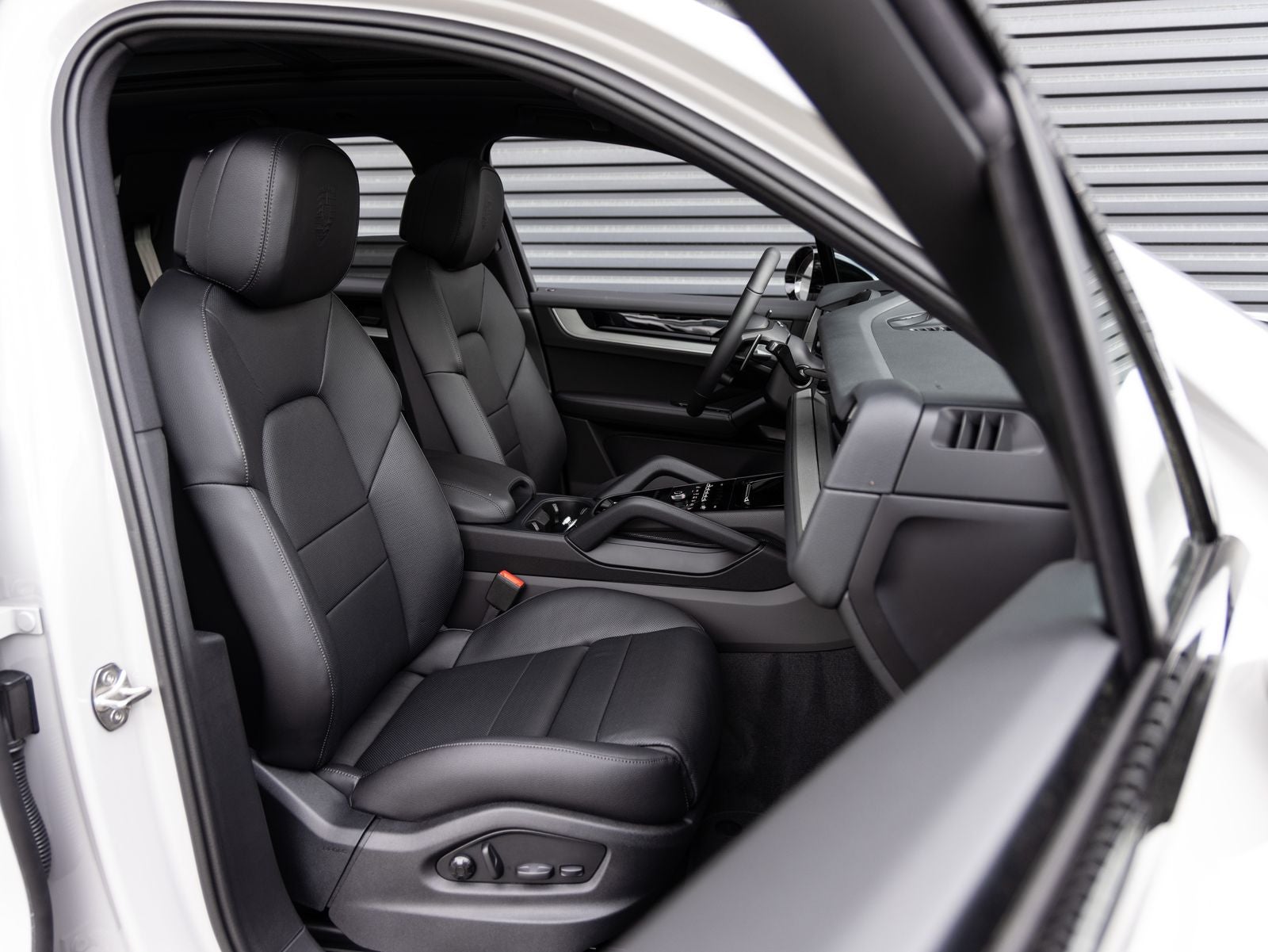 2026 Porsche Cayenne AWD