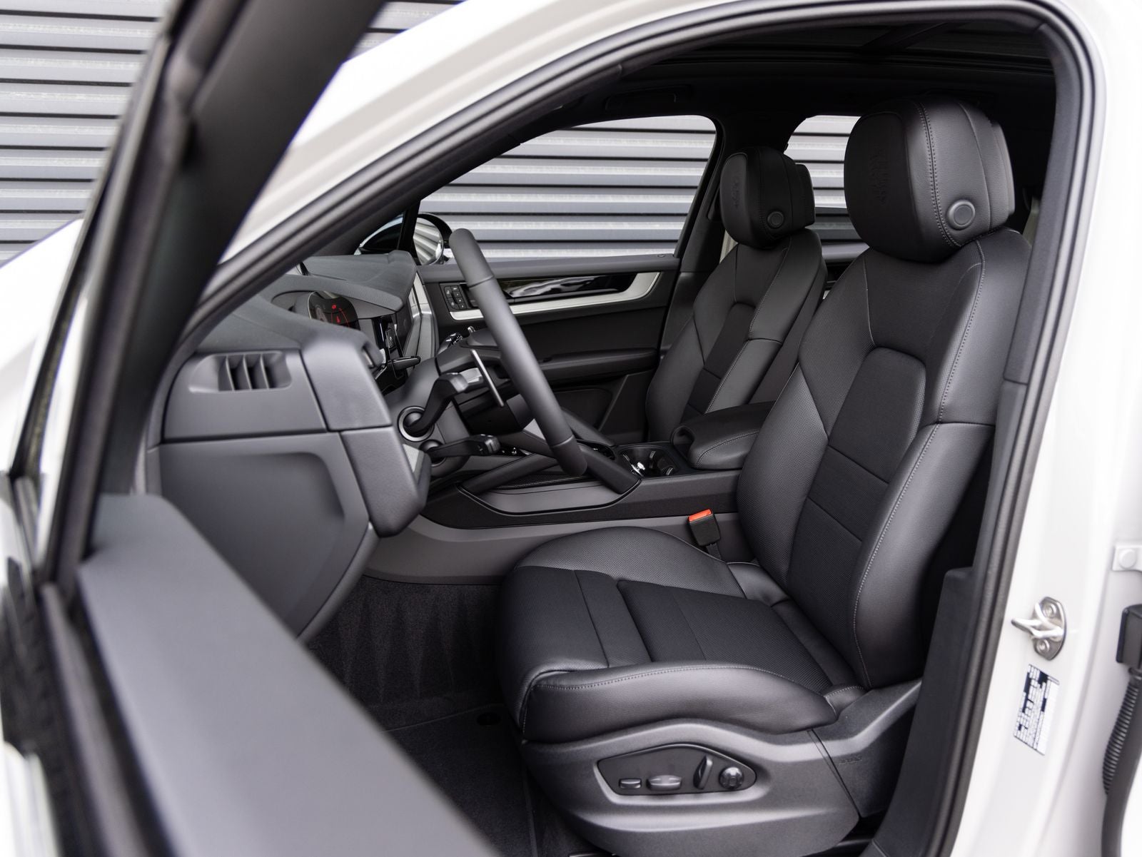 2026 Porsche Cayenne AWD