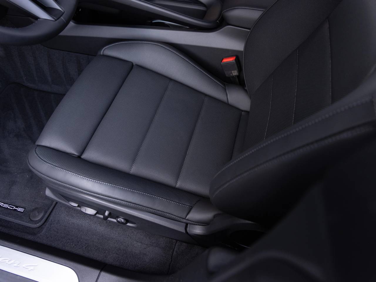 2026 Porsche Macan Macan 4 Electric