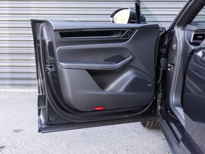 2026 Porsche Macan Macan 4 Electric