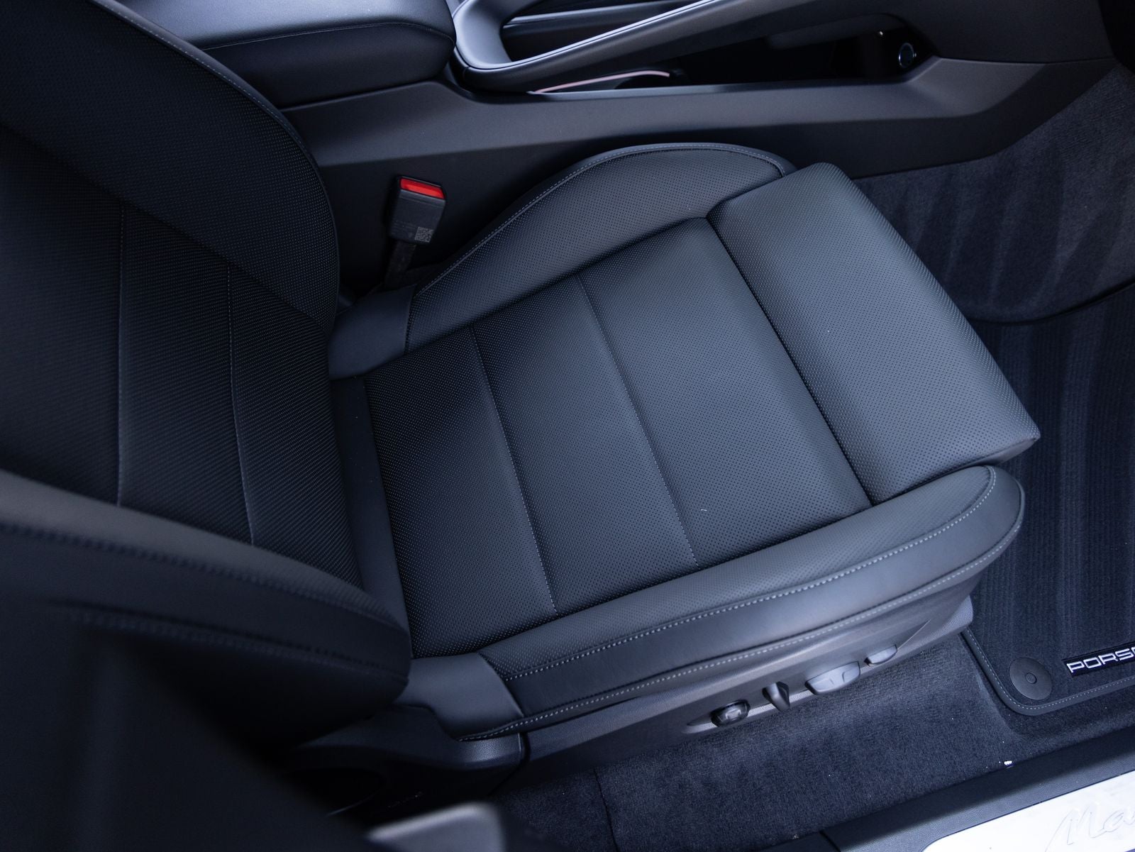 2026 Porsche Macan Macan 4 Electric