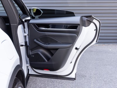2026 Porsche Macan Macan 4 Electric