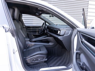 2026 Porsche Macan Macan 4 Electric