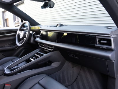 2026 Porsche Macan Macan 4 Electric