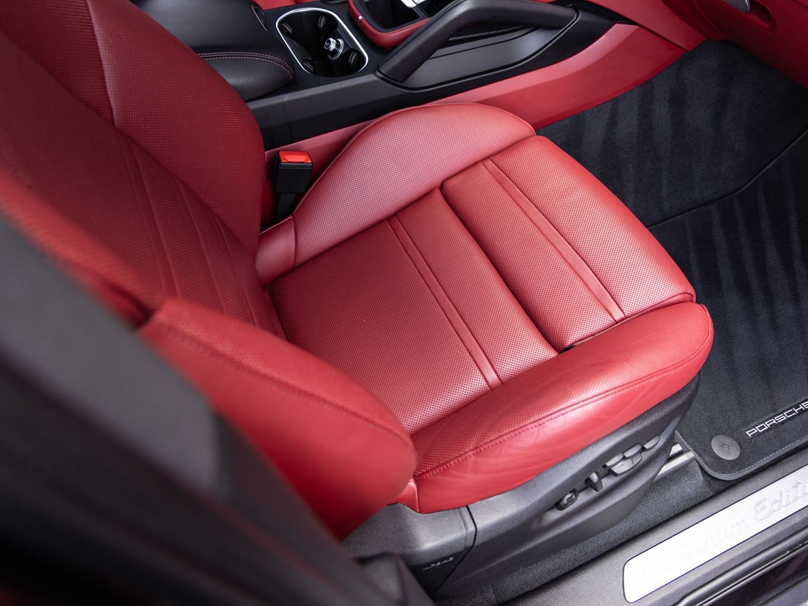 2023 Porsche Cayenne S Platinum Edition