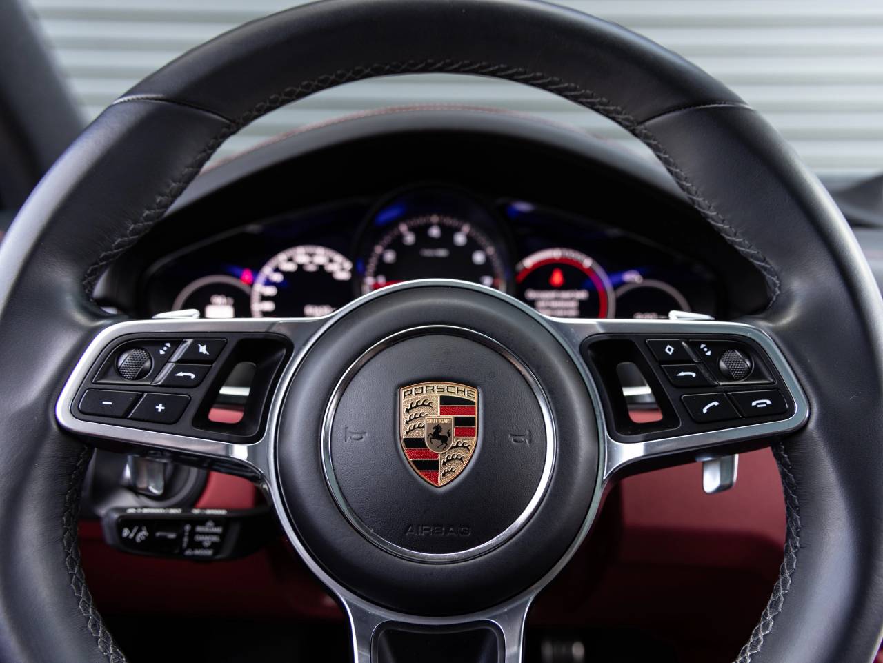 2023 Porsche Cayenne S Platinum Edition
