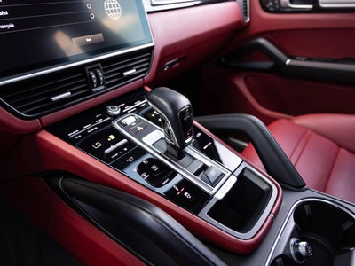 2023 Porsche Cayenne S Platinum Edition