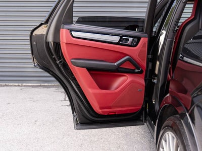 2023 Porsche Cayenne S Platinum Edition