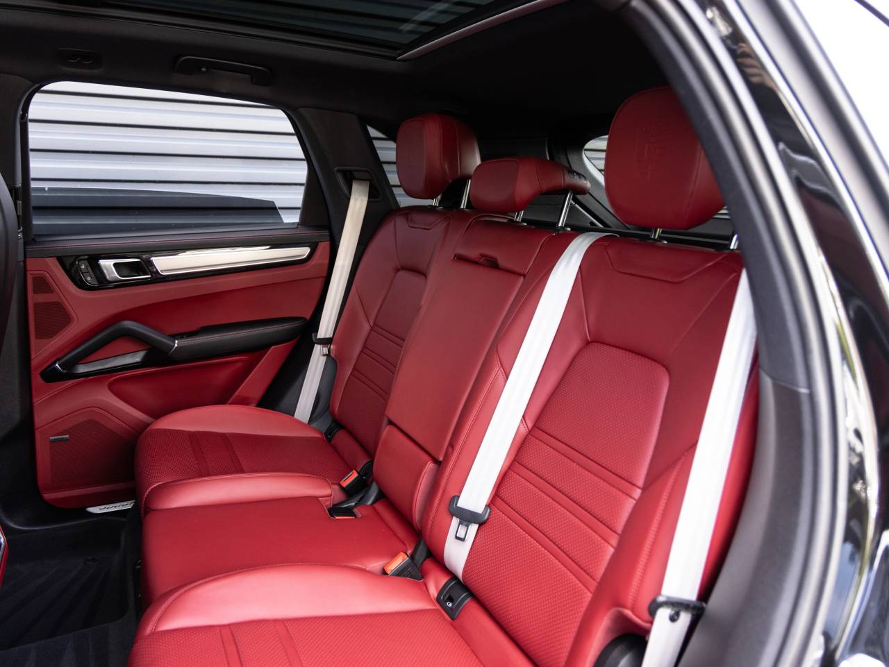 2023 Porsche Cayenne S Platinum Edition