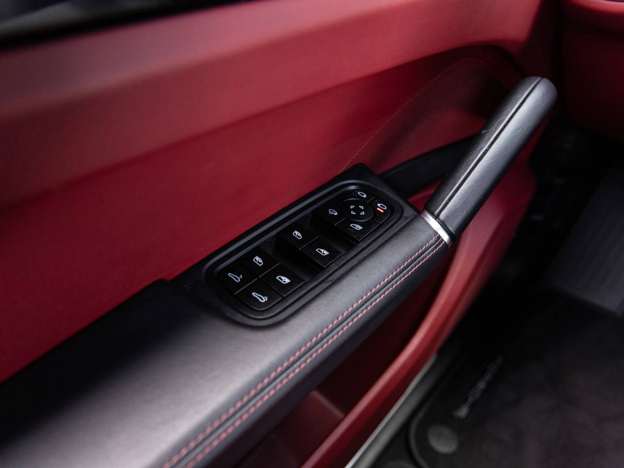 2023 Porsche Cayenne S Platinum Edition