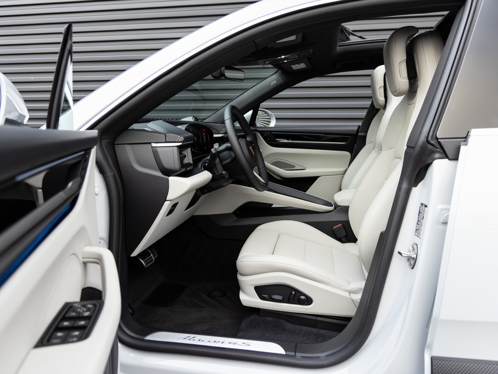 2025 Porsche Macan Macan 4S Electric