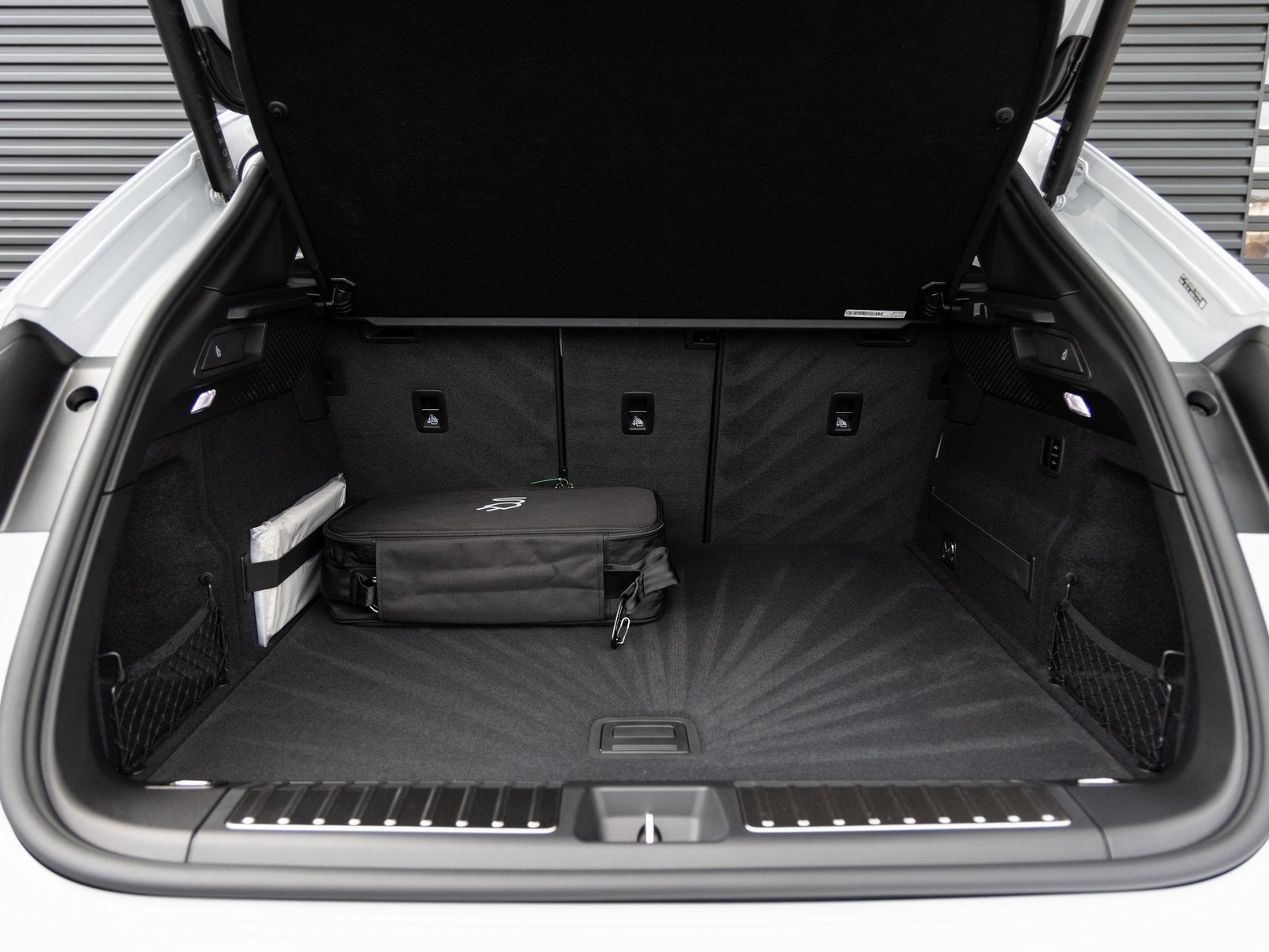 2025 Porsche Macan Macan 4S Electric