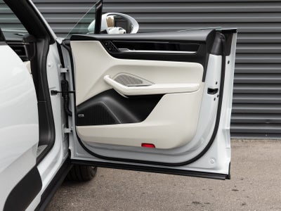 2025 Porsche Macan Macan 4S Electric