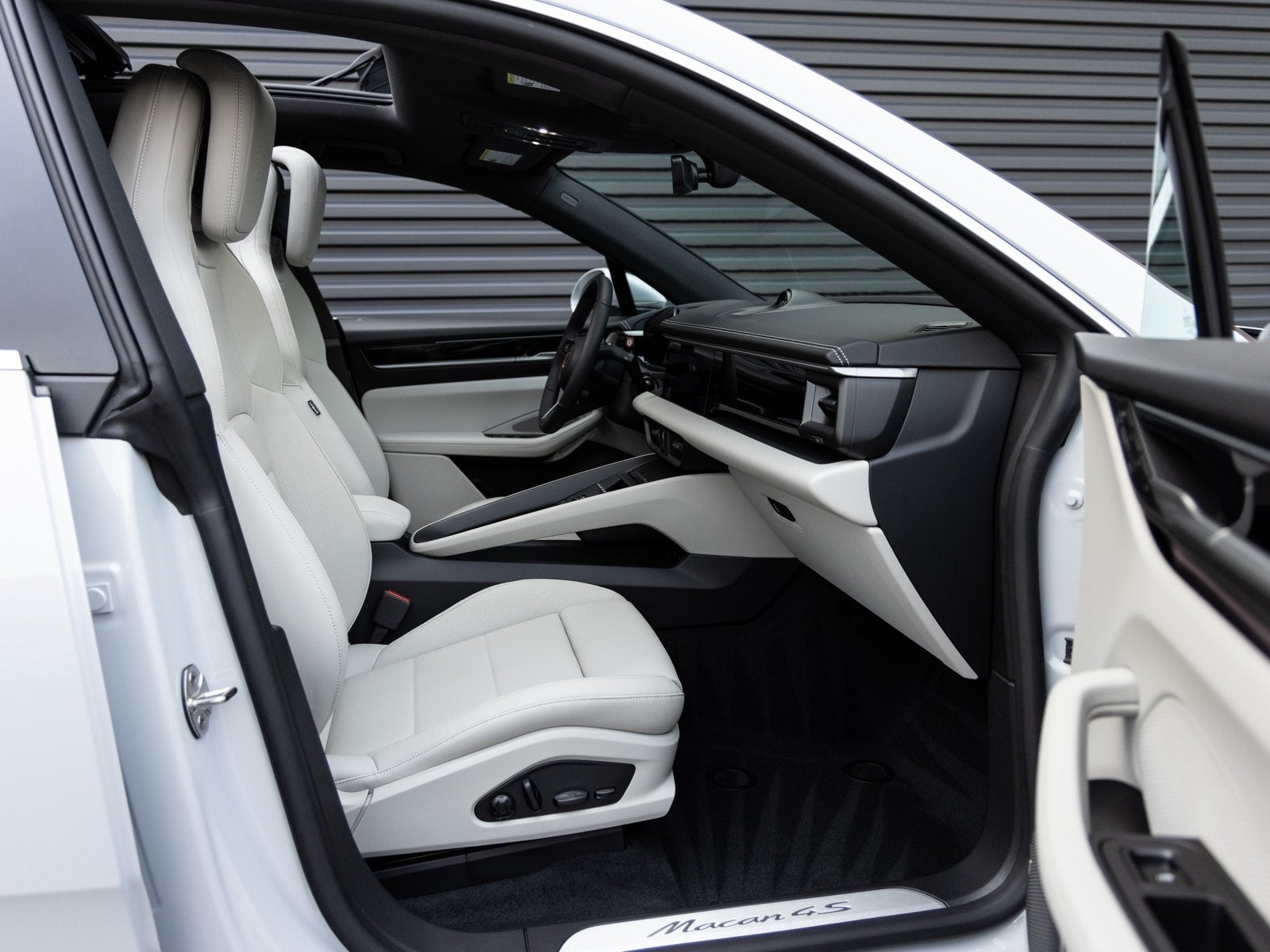 2025 Porsche Macan Macan 4S Electric