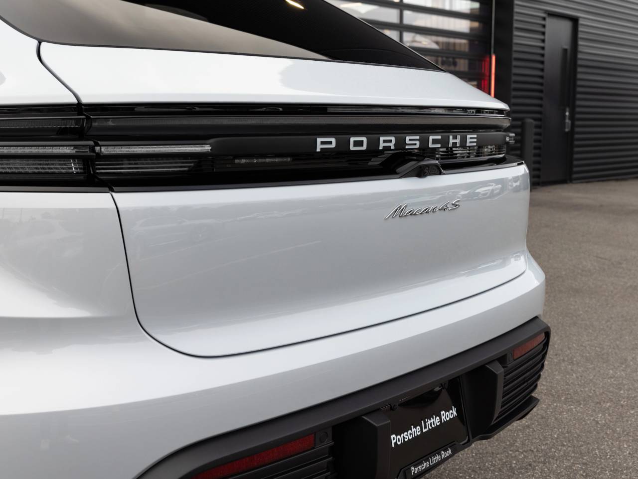 2025 Porsche Macan Macan 4S Electric