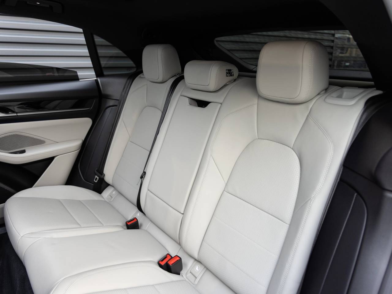 2025 Porsche Macan Macan 4S Electric