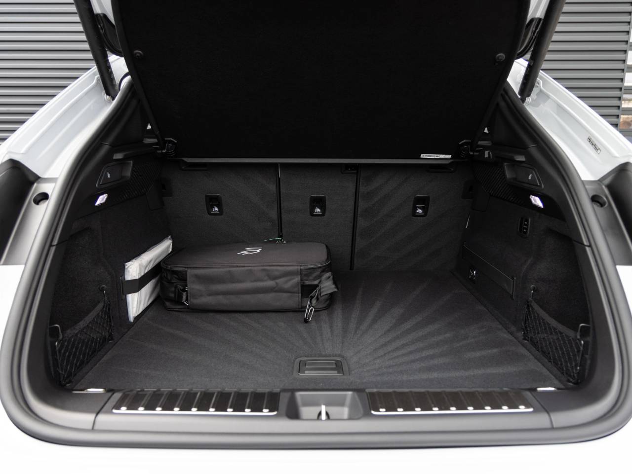 2025 Porsche Macan Macan 4S Electric