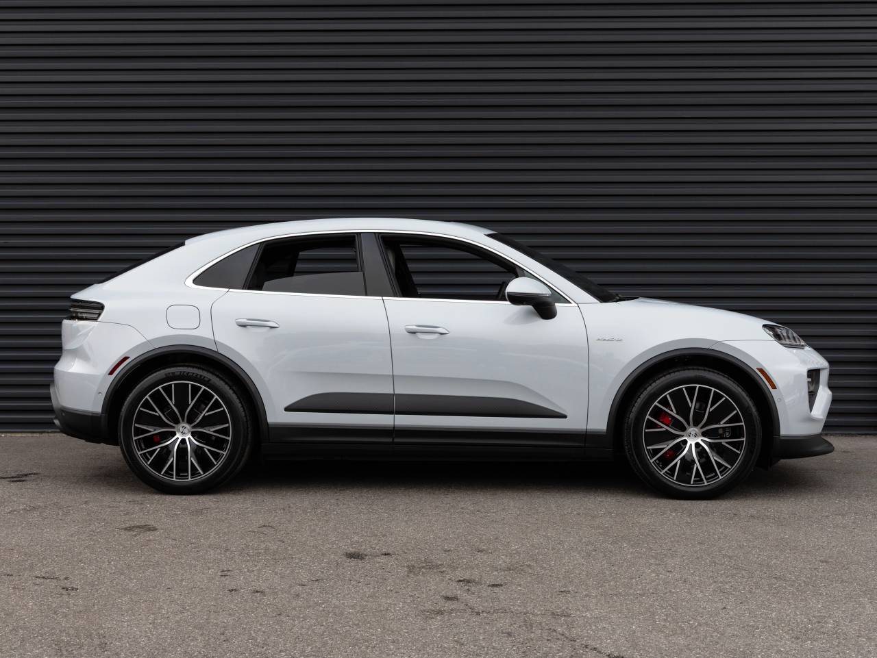 2025 Porsche Macan Macan 4S Electric