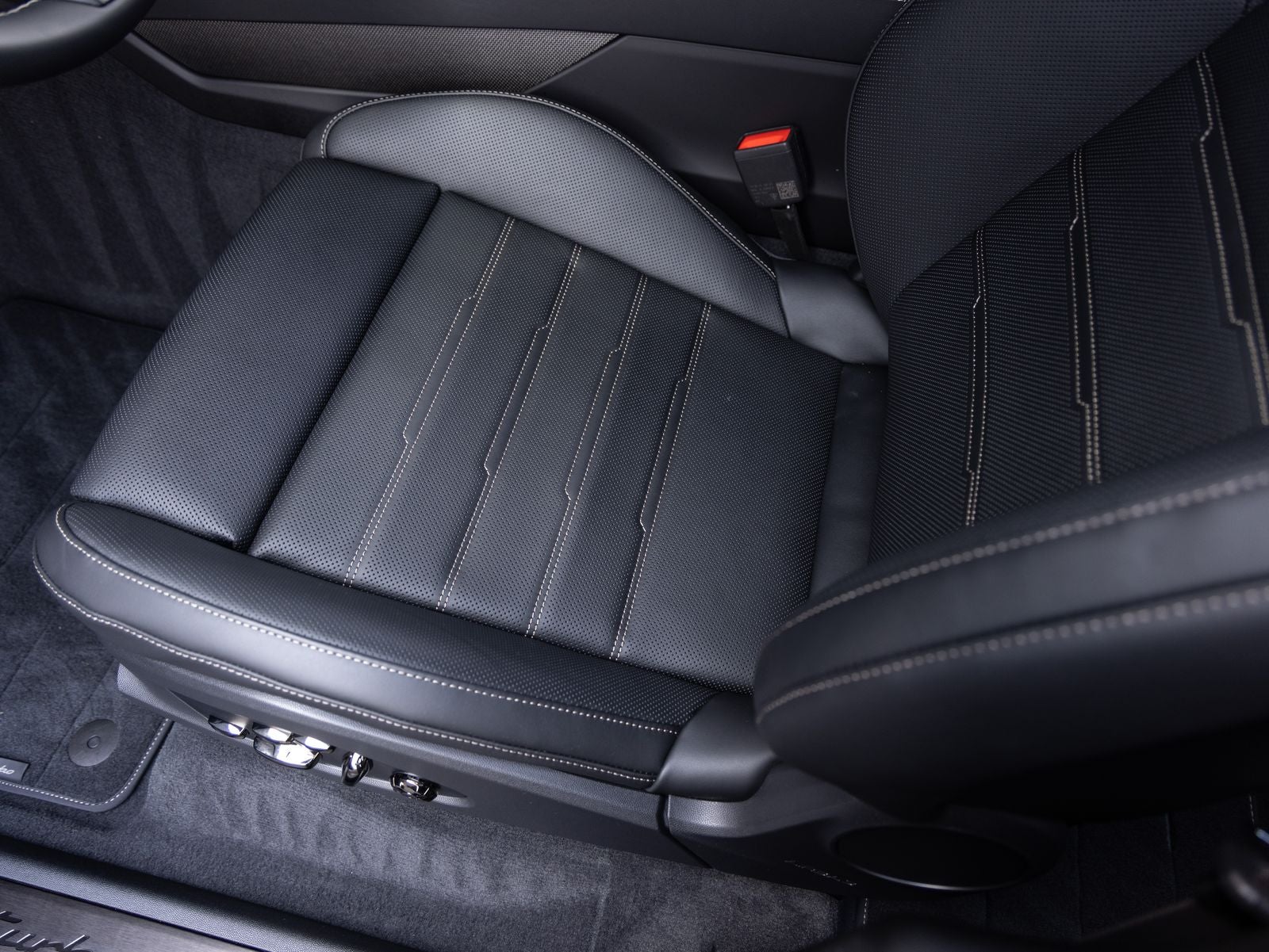 2026 Porsche Cayenne Cayenne Turbo Electric