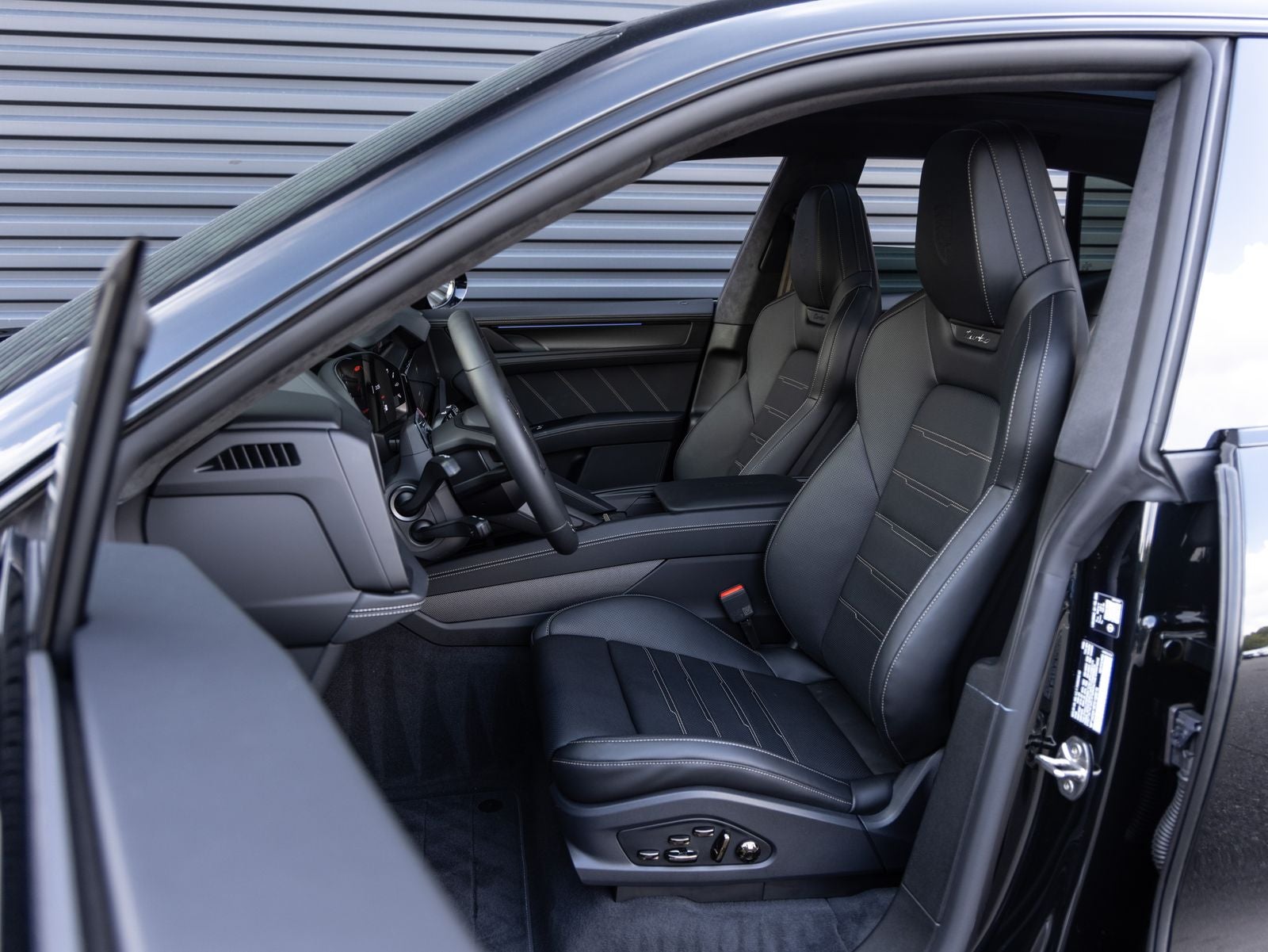 2026 Porsche Cayenne Cayenne Turbo Electric