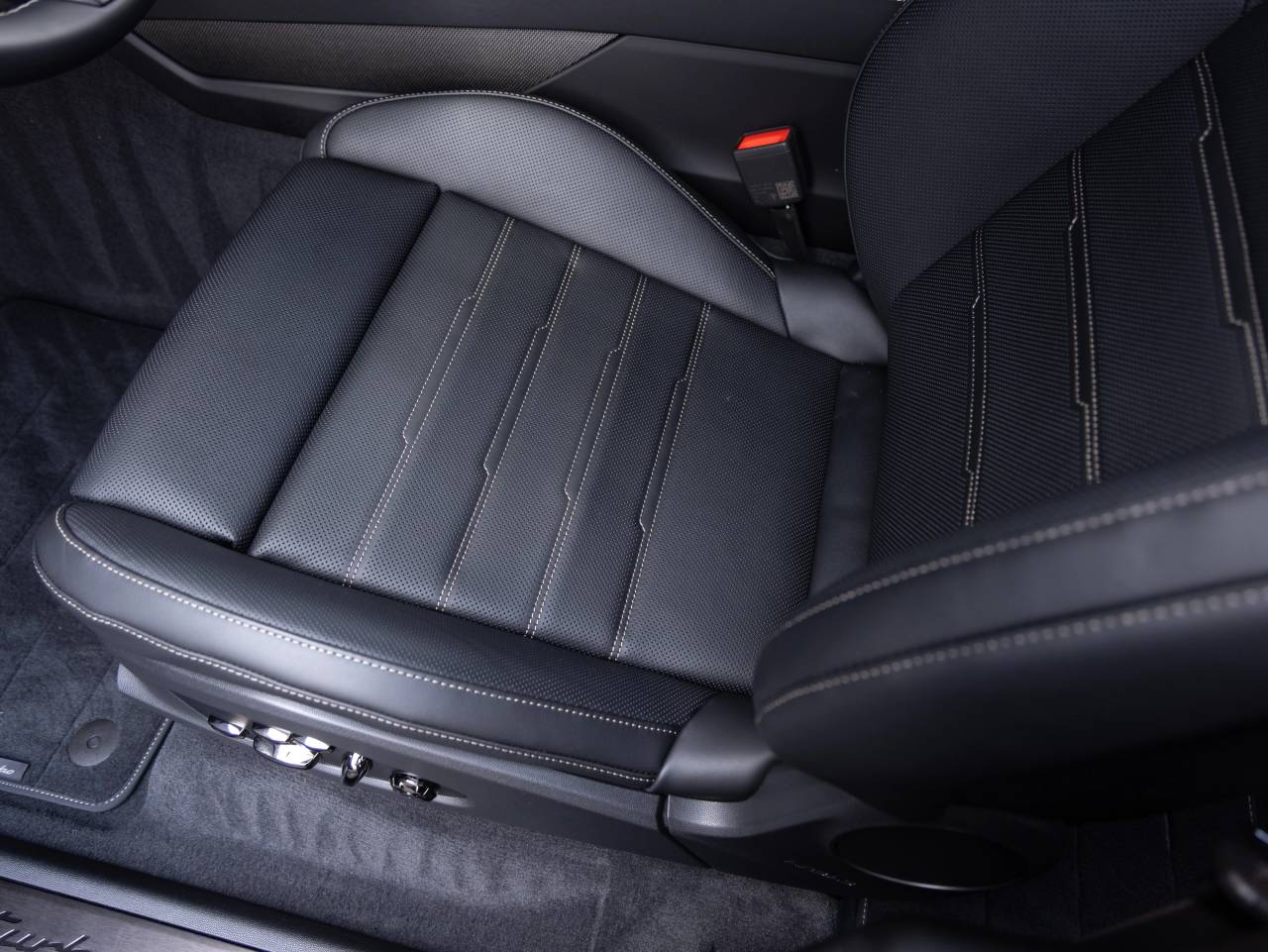 2026 Porsche Cayenne Cayenne Turbo Electric