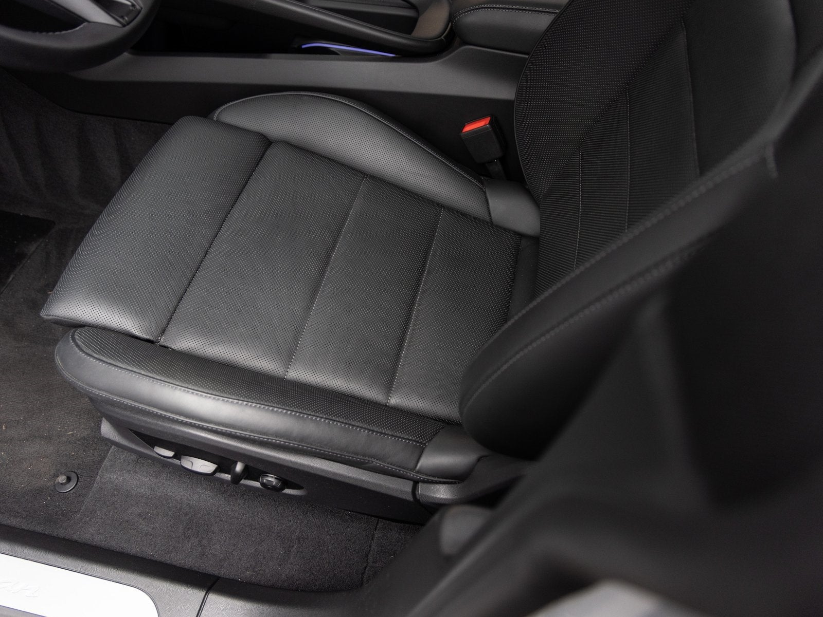 2025 Porsche Macan Macan Electric