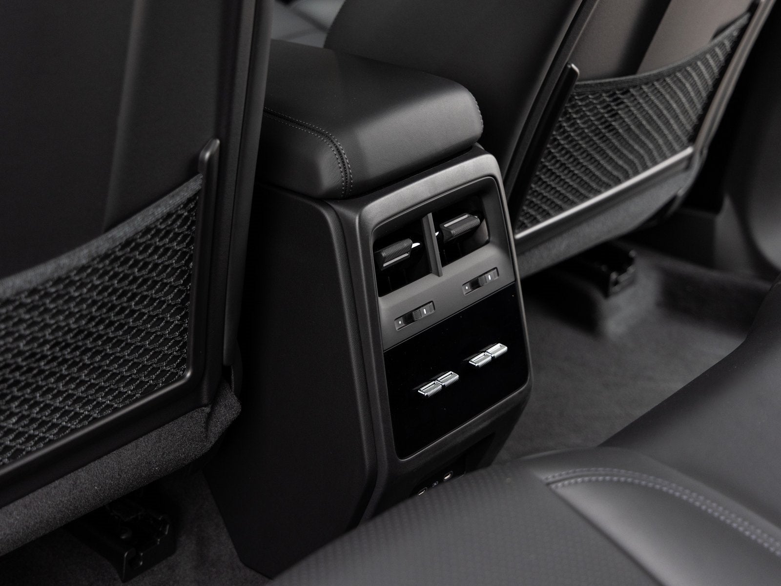 2025 Porsche Macan Macan Electric