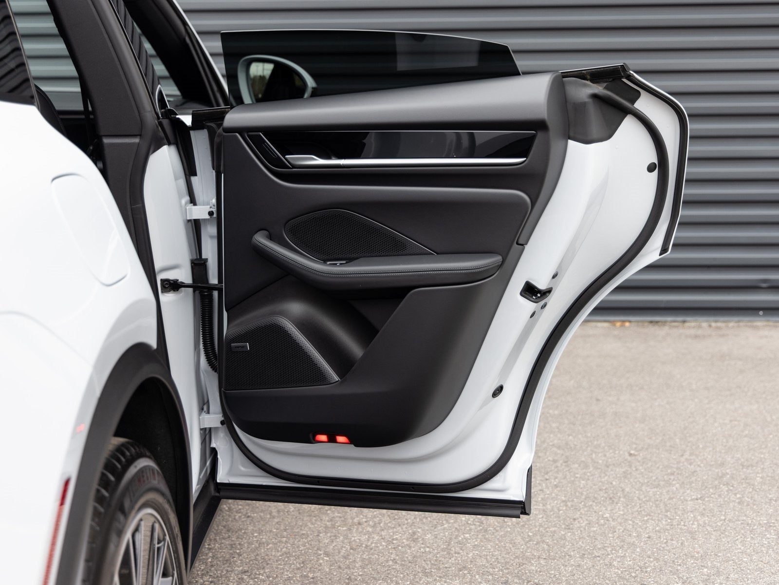 2025 Porsche Macan Macan Electric