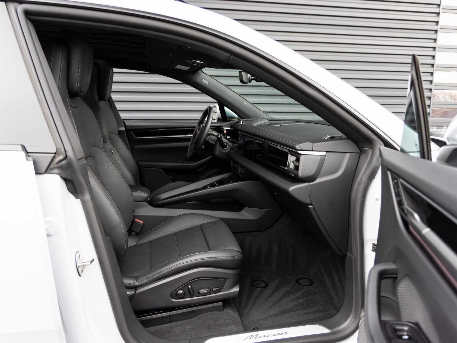 2025 Porsche Macan Macan Electric