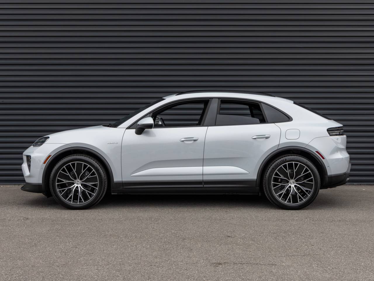 2025 Porsche Macan Macan Electric