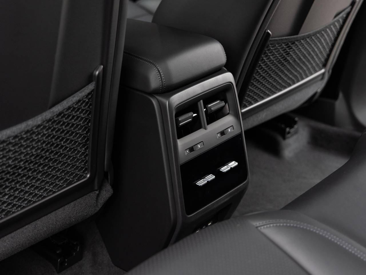 2025 Porsche Macan Macan Electric