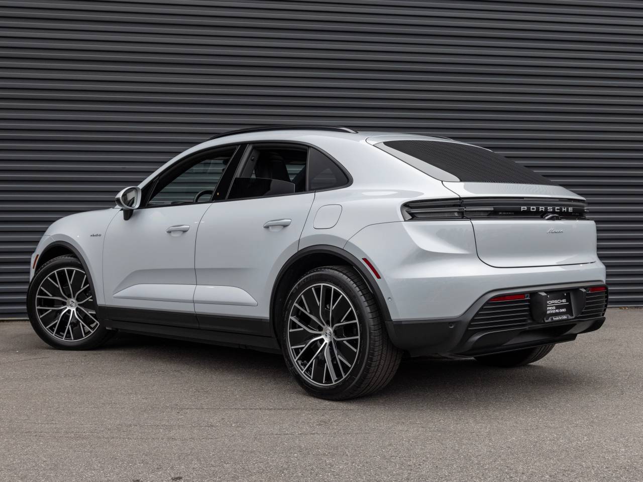 2025 Porsche Macan Macan Electric