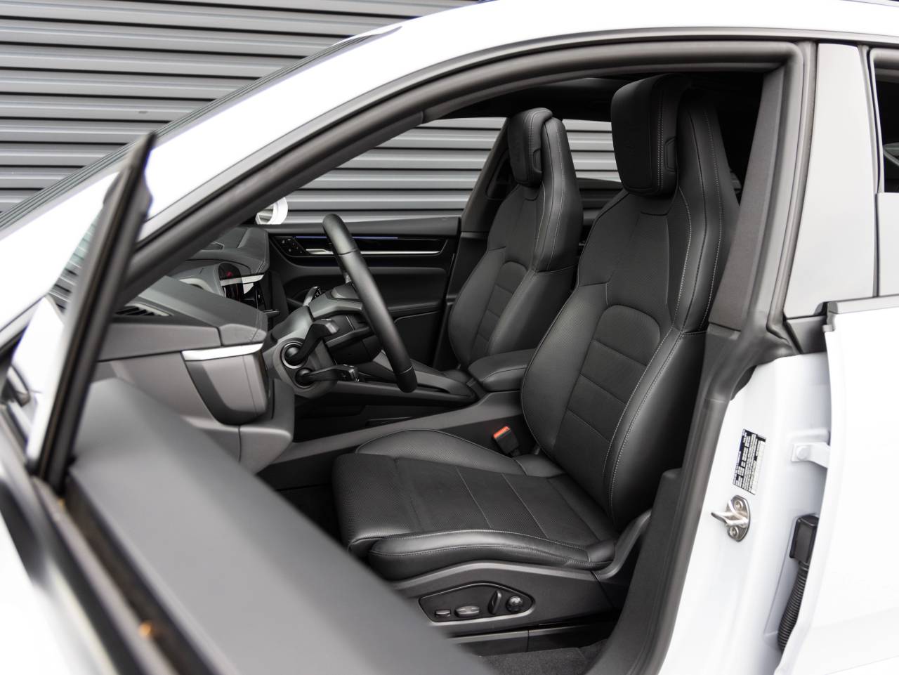 2025 Porsche Macan Macan Electric