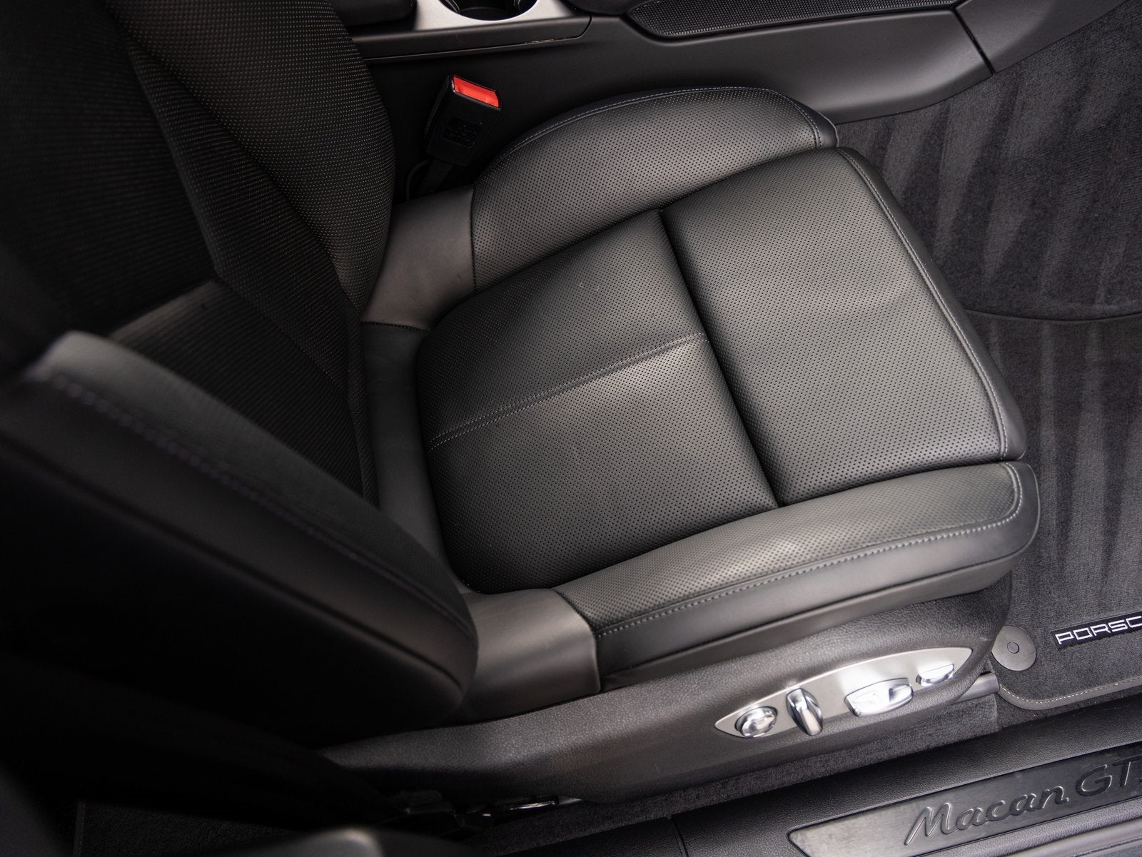 2023 Porsche Macan Macan GTS (MY23)