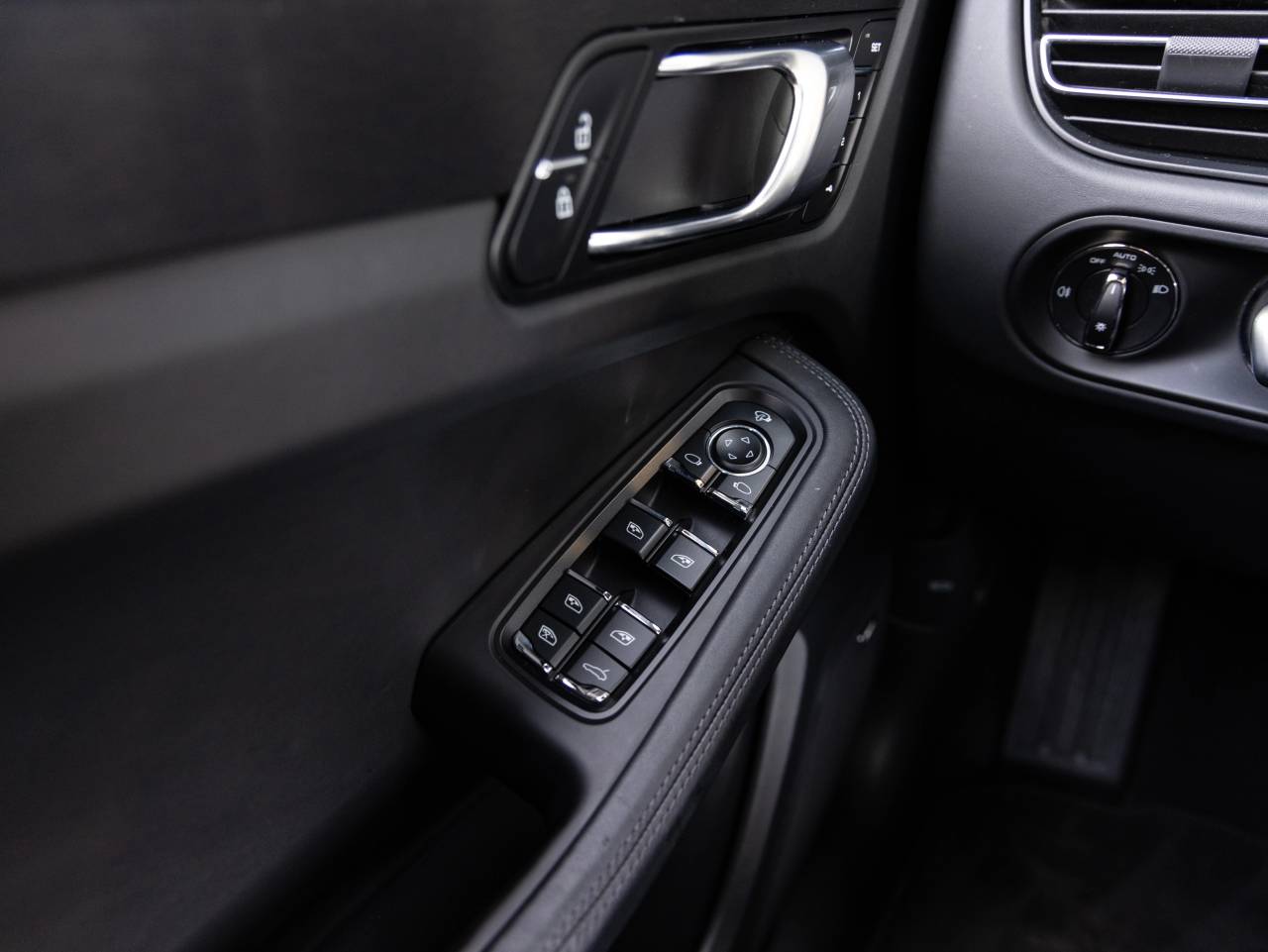 2023 Porsche Macan Macan GTS (MY23)